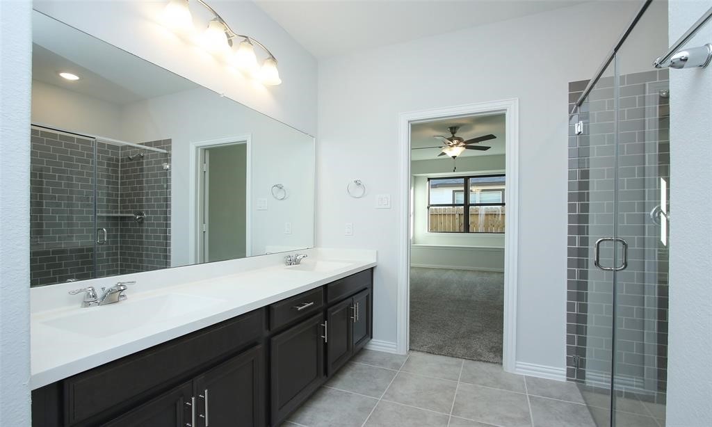 7124 Elgin Street Pearland, TX 77584 - Photo 10 of 14 Primary Bath (2021)