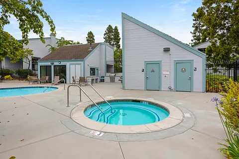$785,000 | 3426 Via Alicante, La Jolla, CA 92037