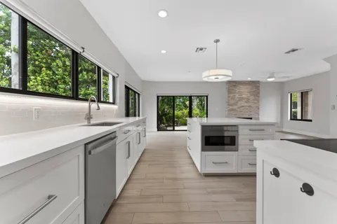 $6,200,000 | 1121 Bel Air Drive, Highland Beach, FL 33487