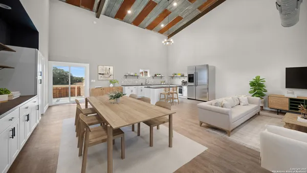 $599,999 | 201 Lakeview Circle, La Vernia, TX 78121