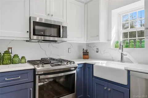 $525,000 | 7 Didio Lane, Montgomery, NY 12549