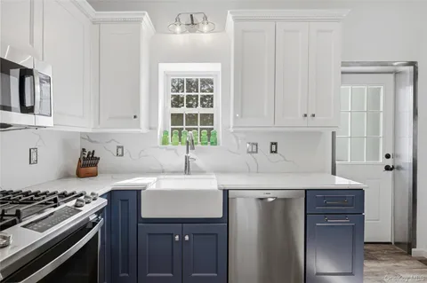 $525,000 | 7 Didio Lane, Montgomery, NY 12549