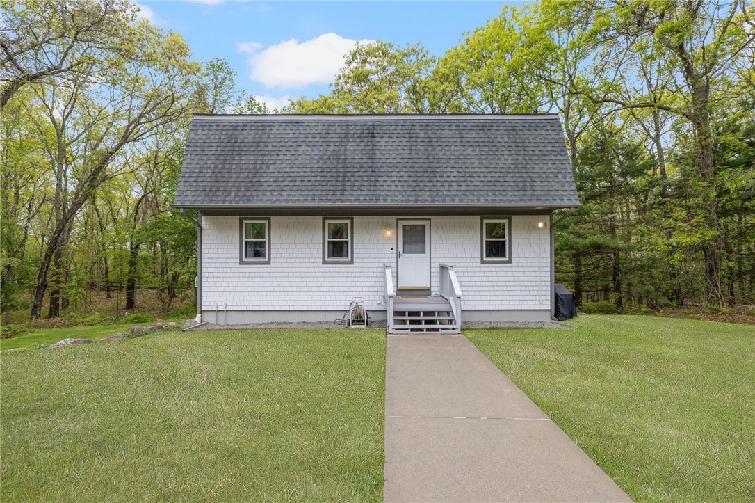 637 Read School House Road Coventry, RI 02816 - Photo 4 of 47