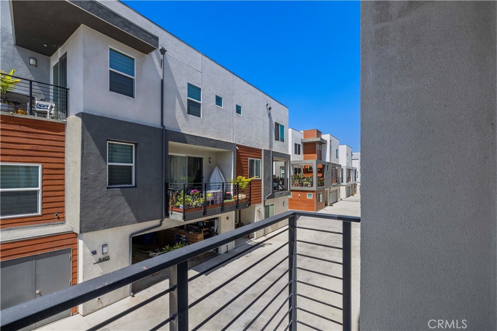 7960 Telegraph Road Downey, CA 90240 - Photo 21 of 59 Dining Room Balcony