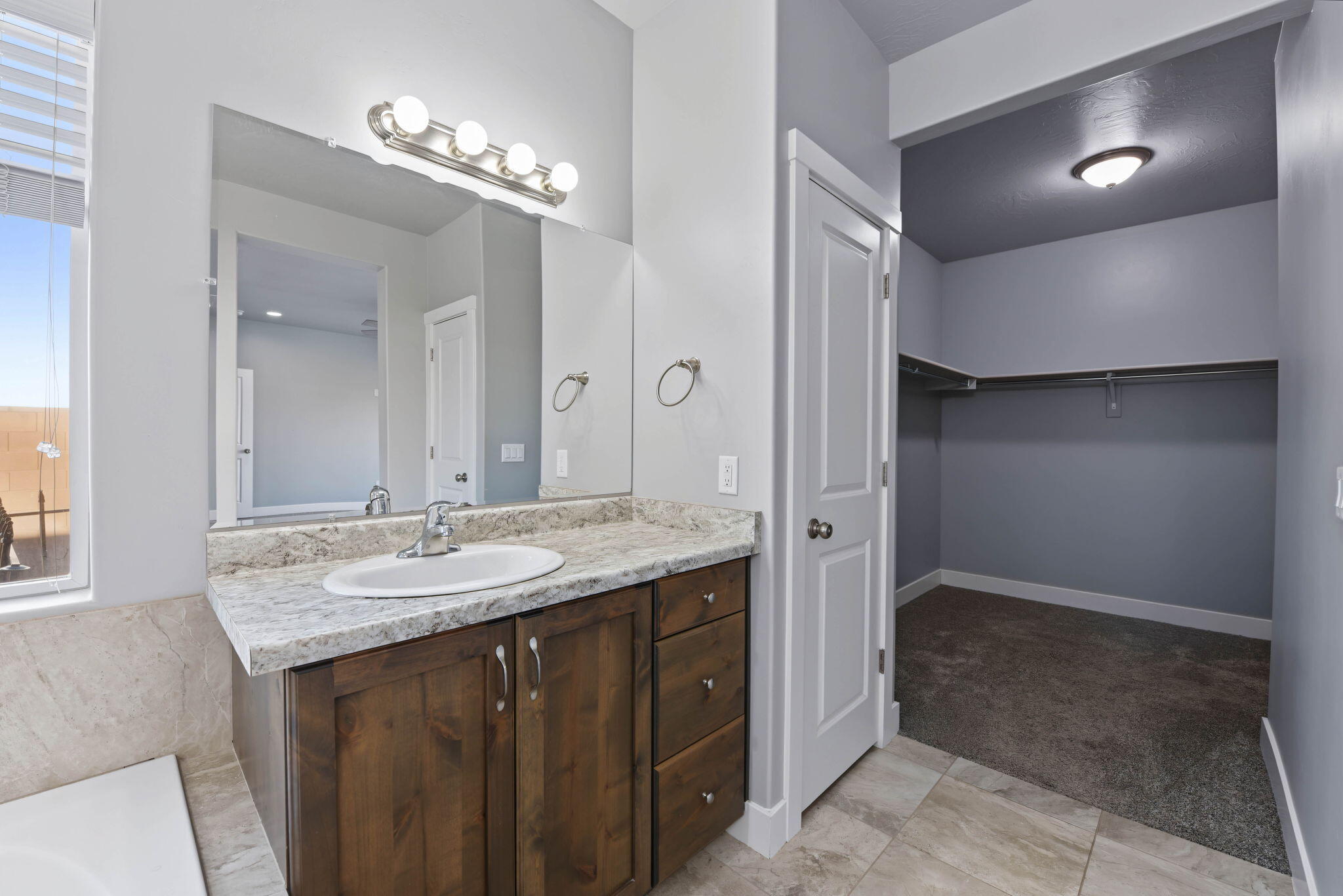 3263 East 3050 S Street St. George, UT 84790 - Photo 23 of 42 Primary Bathroom