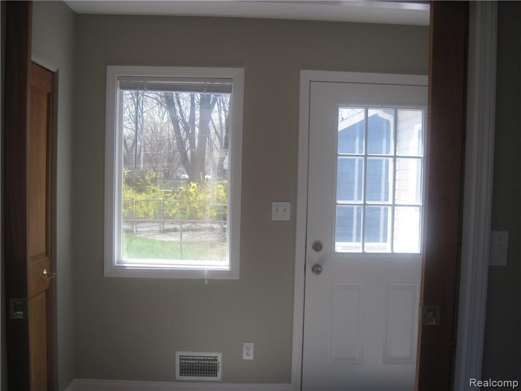 5158 Drayton Road Clarkston, MI 48346 - Photo 16 of 29 IMG_7386.JPG