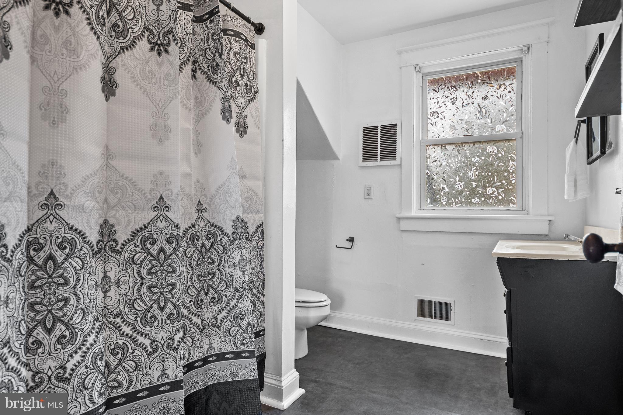 1909 South Main Road Vineland, NJ 08360 - Photo 26 of 38 Full bathroom