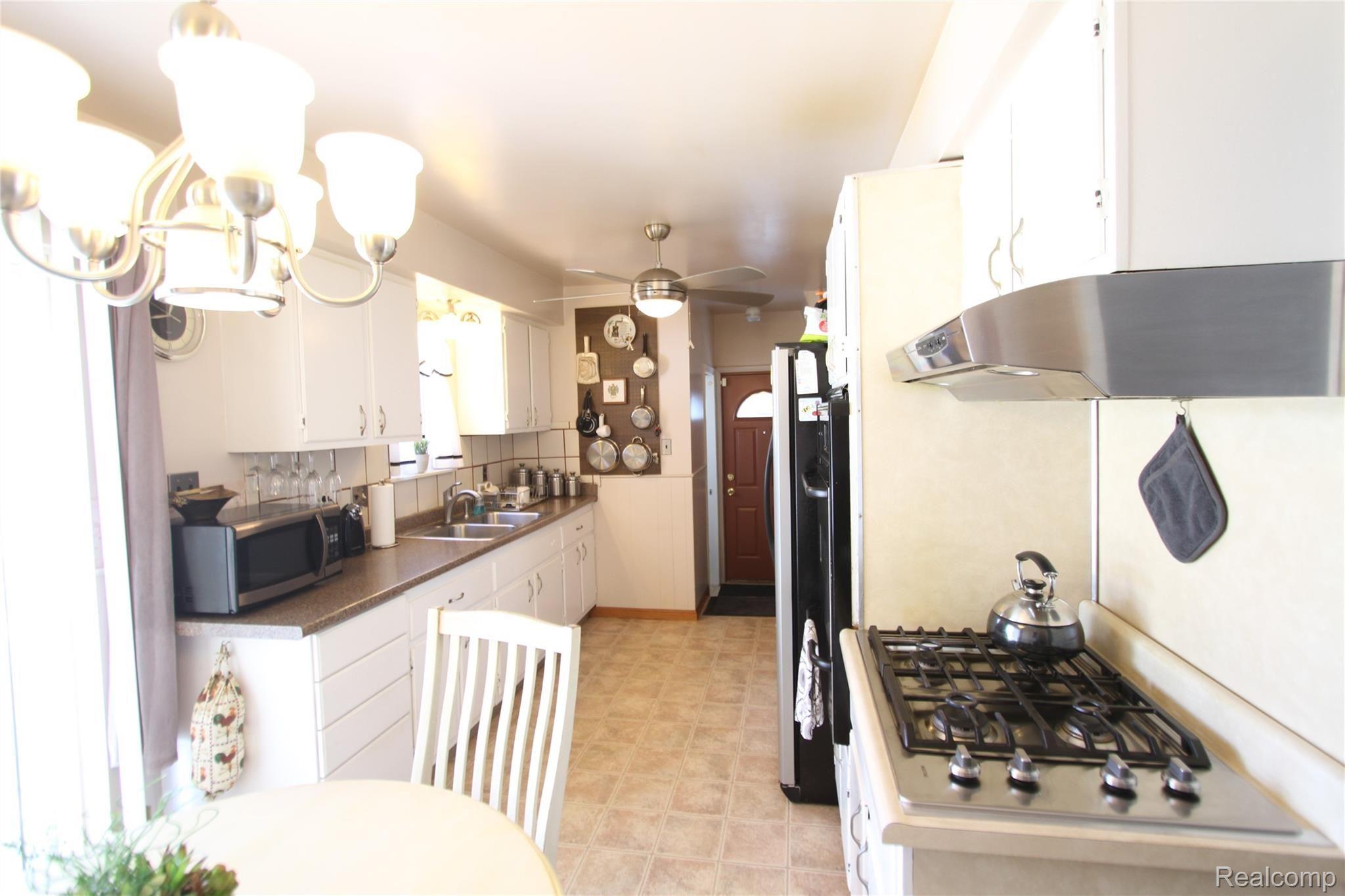 490 Campbell Street River Rouge, MI 48218 - Photo 15 of 30 IMG_5216.JPG