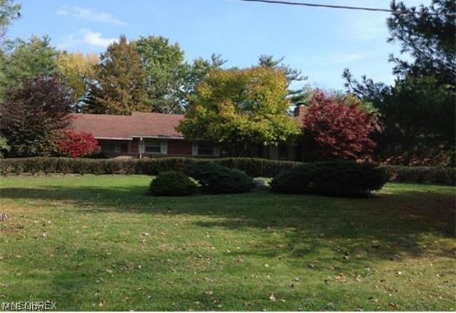 2819 Medfield Road Cleveland, OH 44124 - Photo 1 of 19 Gallery Image 1