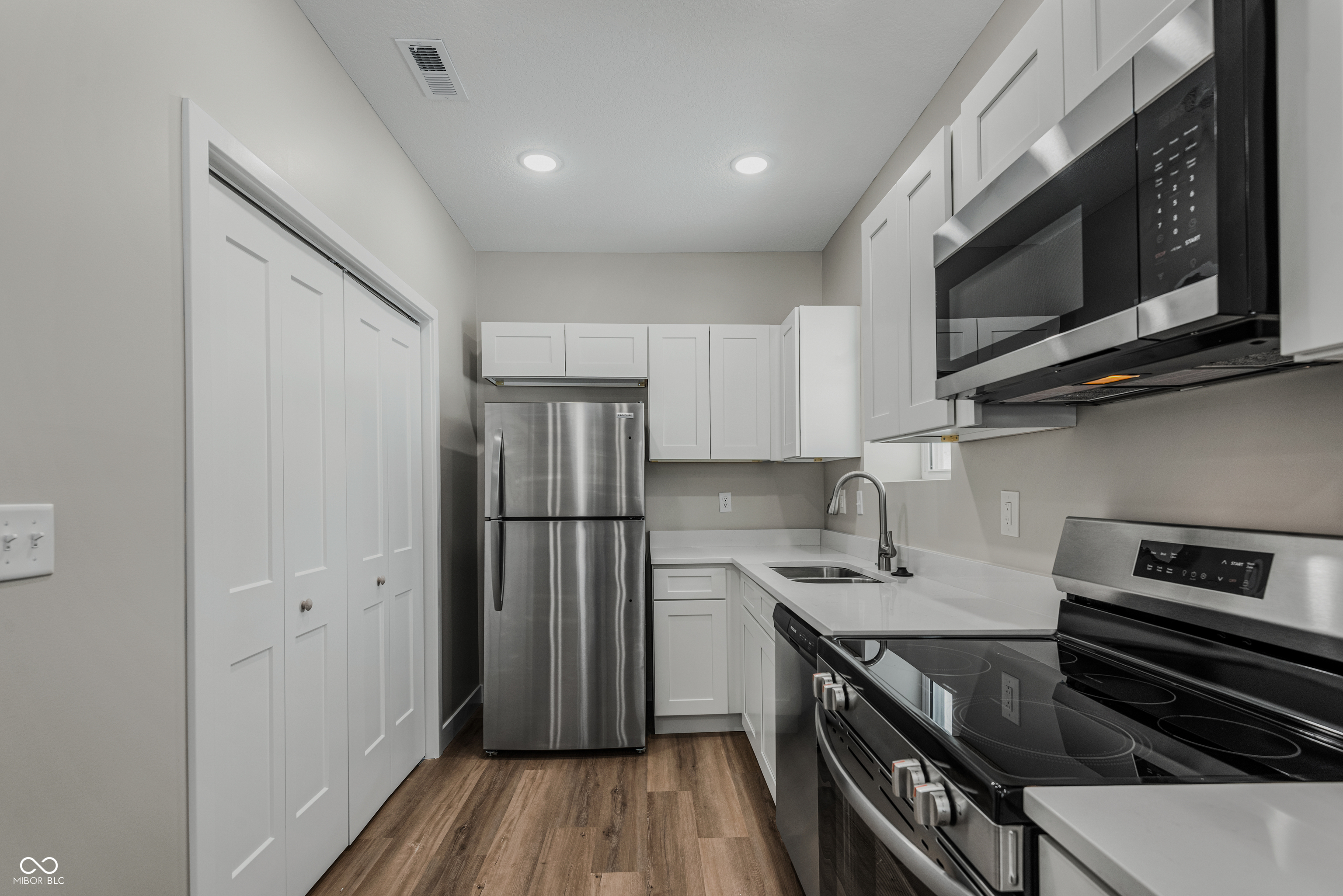 1802 California Street Columbus, IN 47201 - Photo 10 of 24