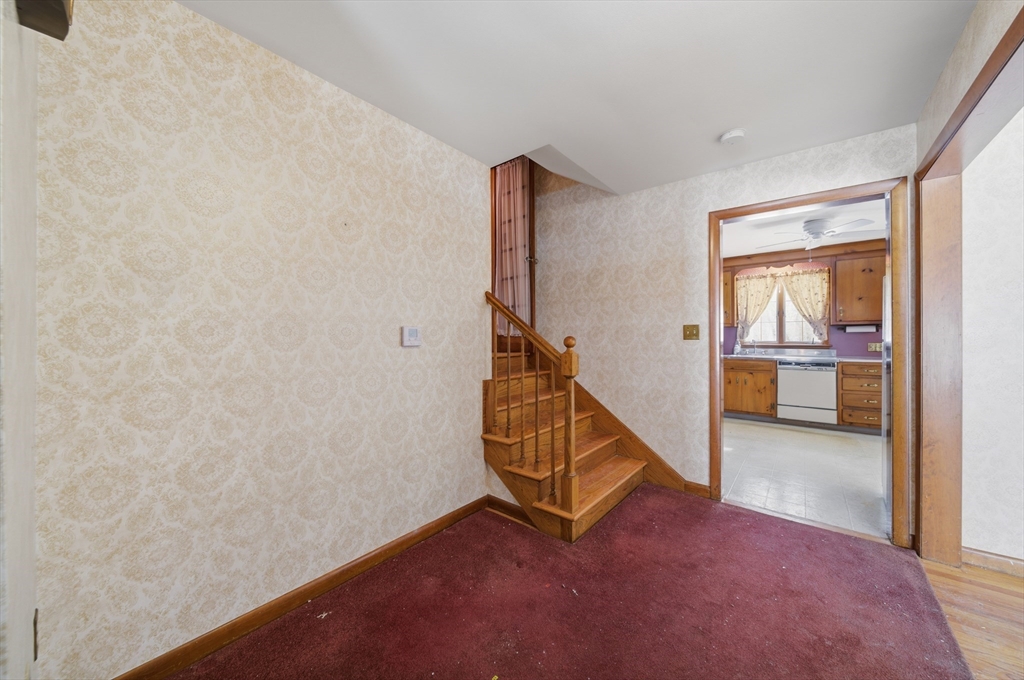 105 Edgewater Road Agawam, MA 01001 - Photo 13 of 41