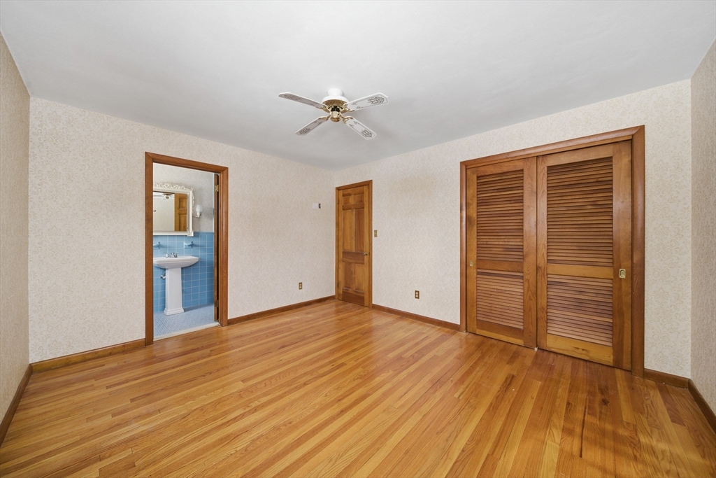 105 Edgewater Road Agawam, MA 01001 - Photo 17 of 41