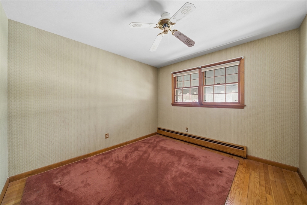 105 Edgewater Road Agawam, MA 01001 - Photo 21 of 41