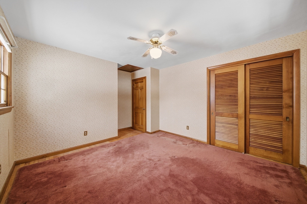 105 Edgewater Road Agawam, MA 01001 - Photo 23 of 41