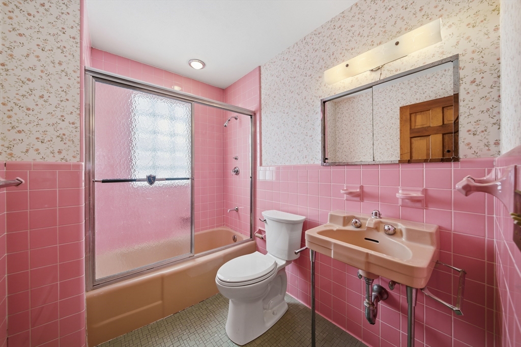 105 Edgewater Road Agawam, MA 01001 - Photo 24 of 41