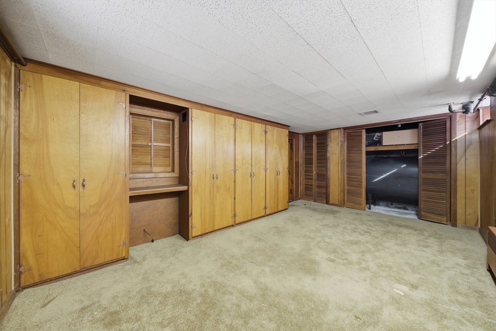 105 Edgewater Road Agawam, MA 01001 - Photo 34 of 41