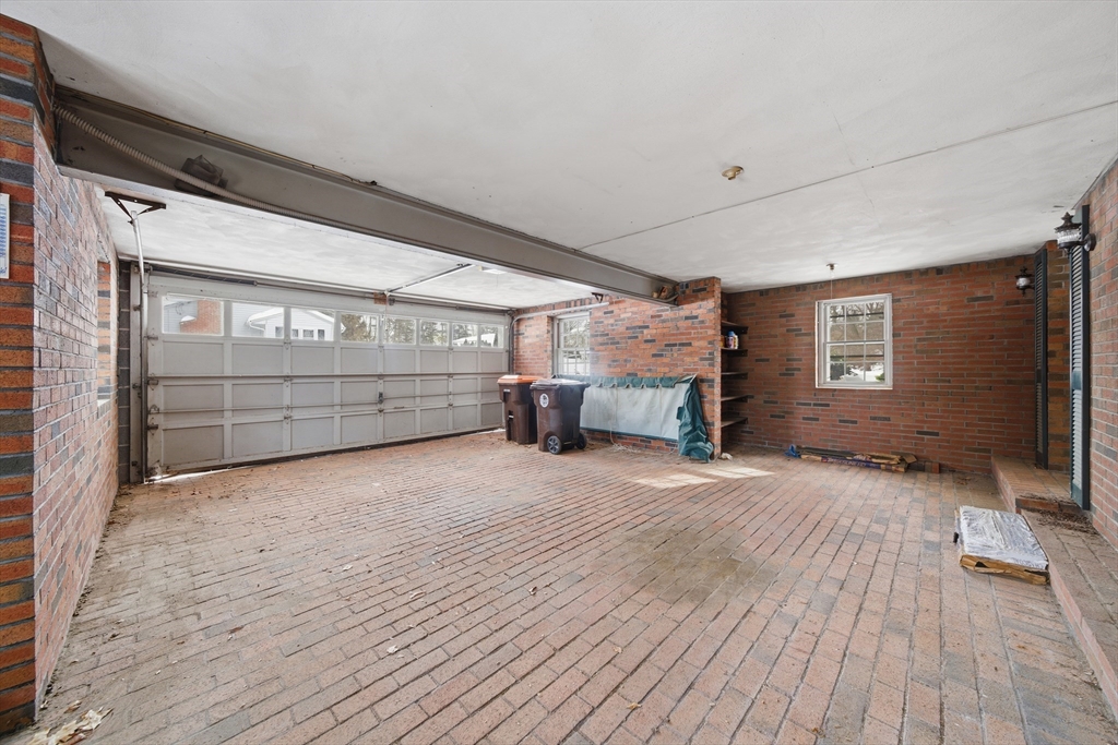 105 Edgewater Road Agawam, MA 01001 - Photo 38 of 41