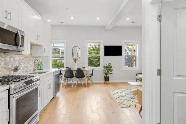 $4,100 | 338 Hurley Street, Unit 3, Cambridge, MA 02141