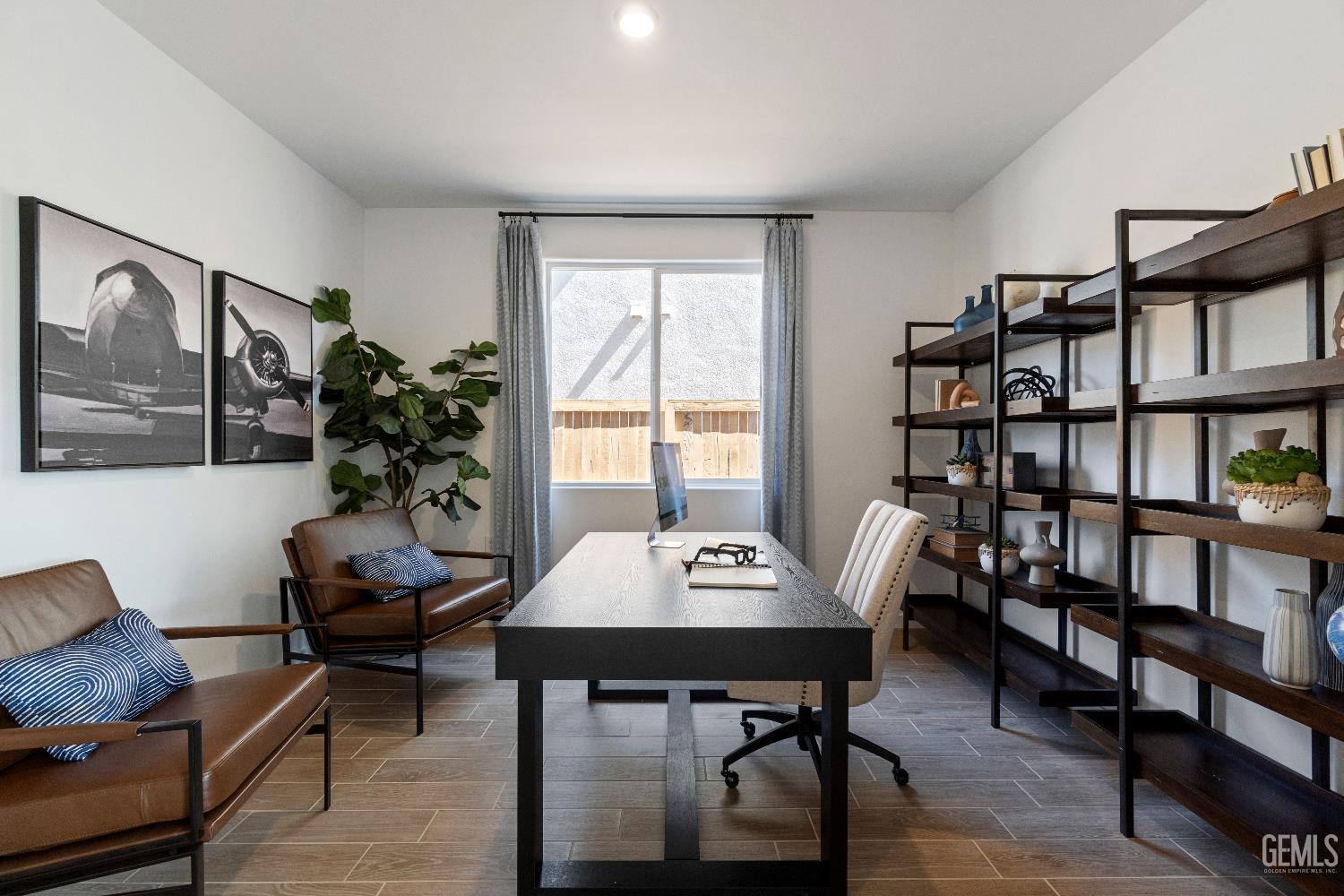 Undisclosed Address Shafter, CA 93263 - Photo 10 of 21 a dining room with furniture and window
