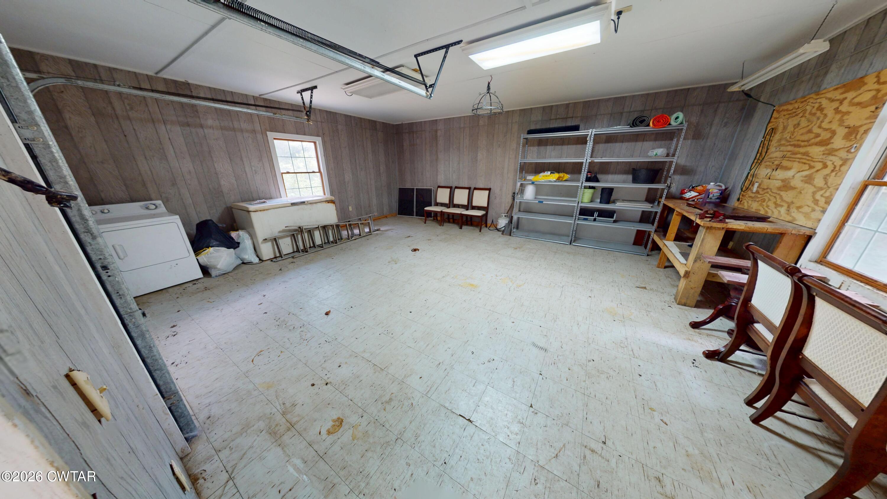 719 Oak Ridge Road Dyersburg, TN 38024 - Photo 29 of 29 Inside Shop