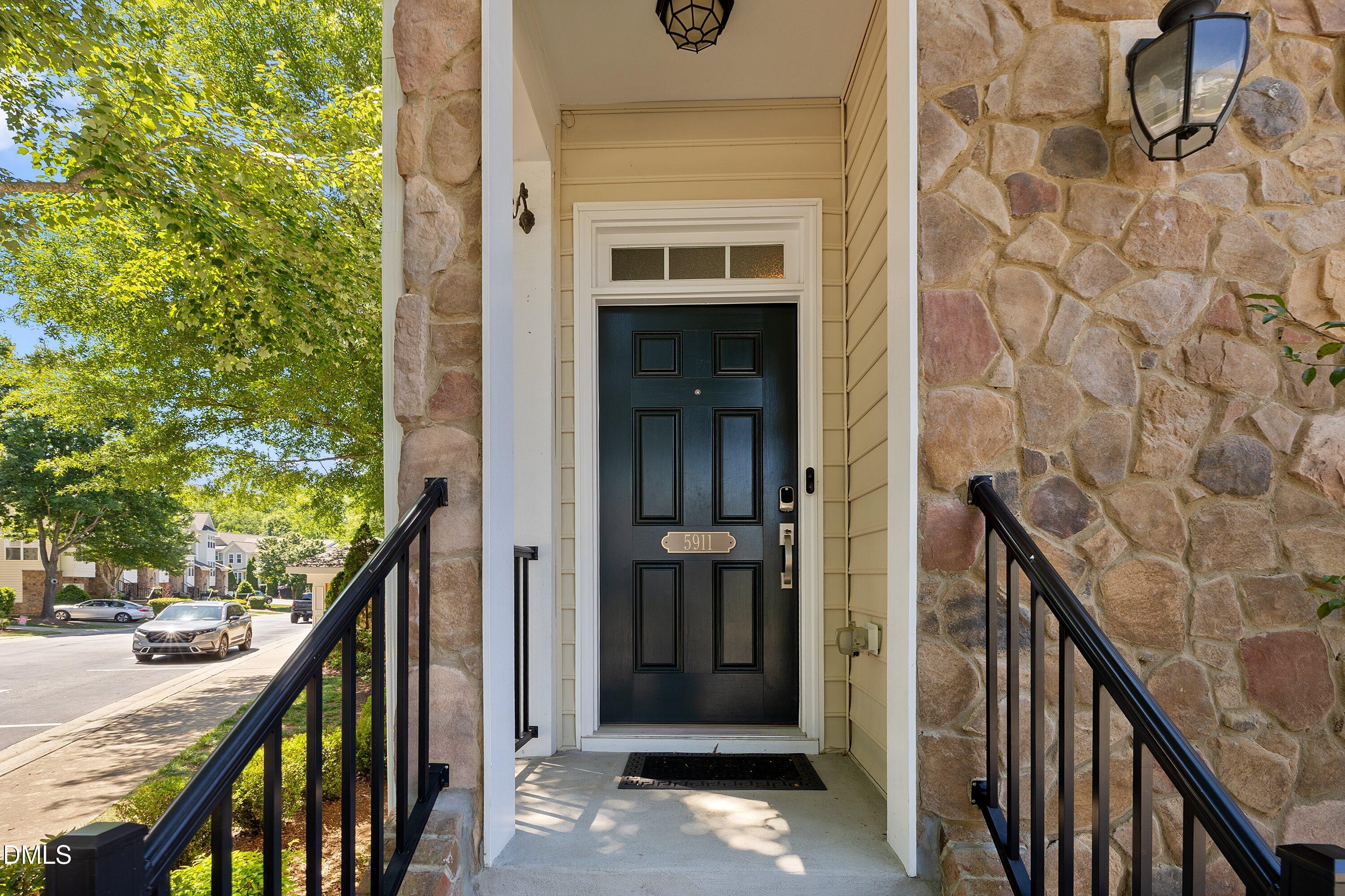5911 Longeria Court Raleigh, NC 27612 - Photo 5 of 53 05-5911 Longeria Ct -_6993
