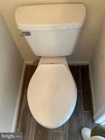 a close view of a bathtub in bathroom