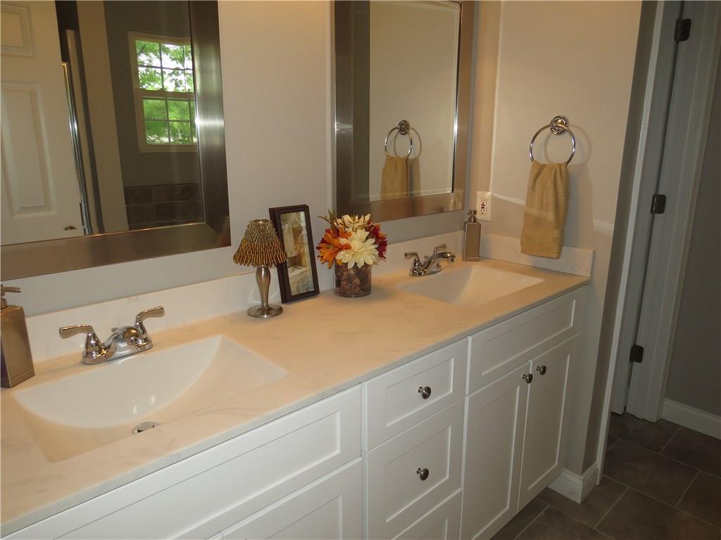 2958 Prairie Stream Way Columbus, IN 47203 - Photo 11 of 23 Gallery Image 11