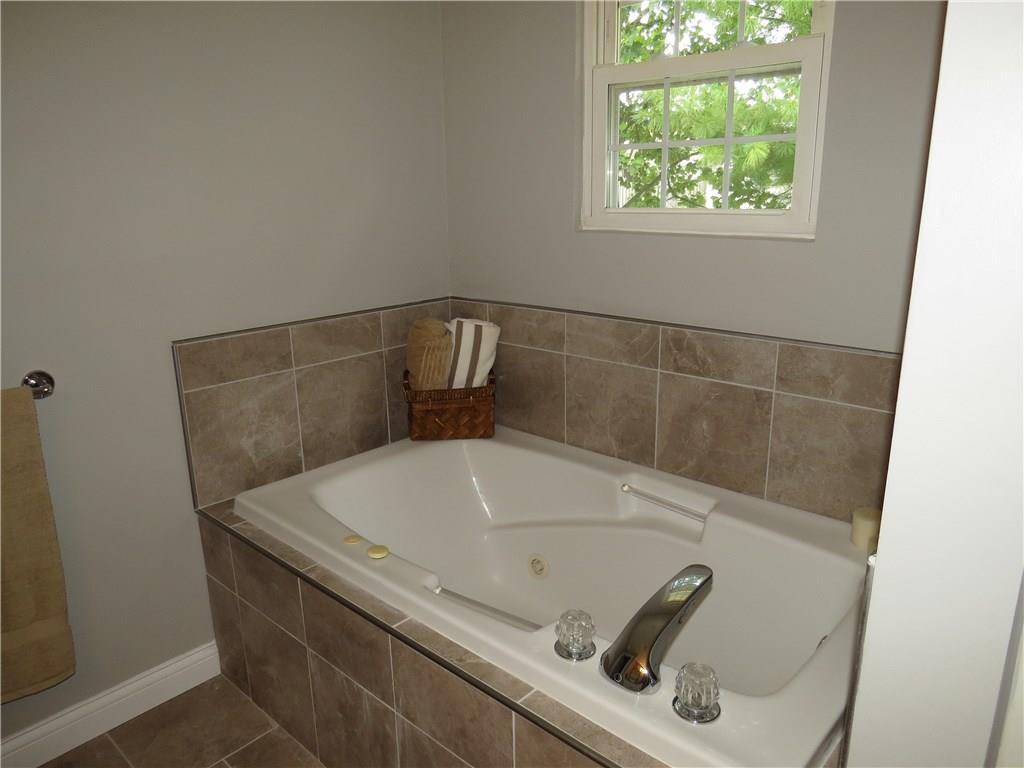 2958 Prairie Stream Way Columbus, IN 47203 - Photo 12 of 23 Gallery Image 12