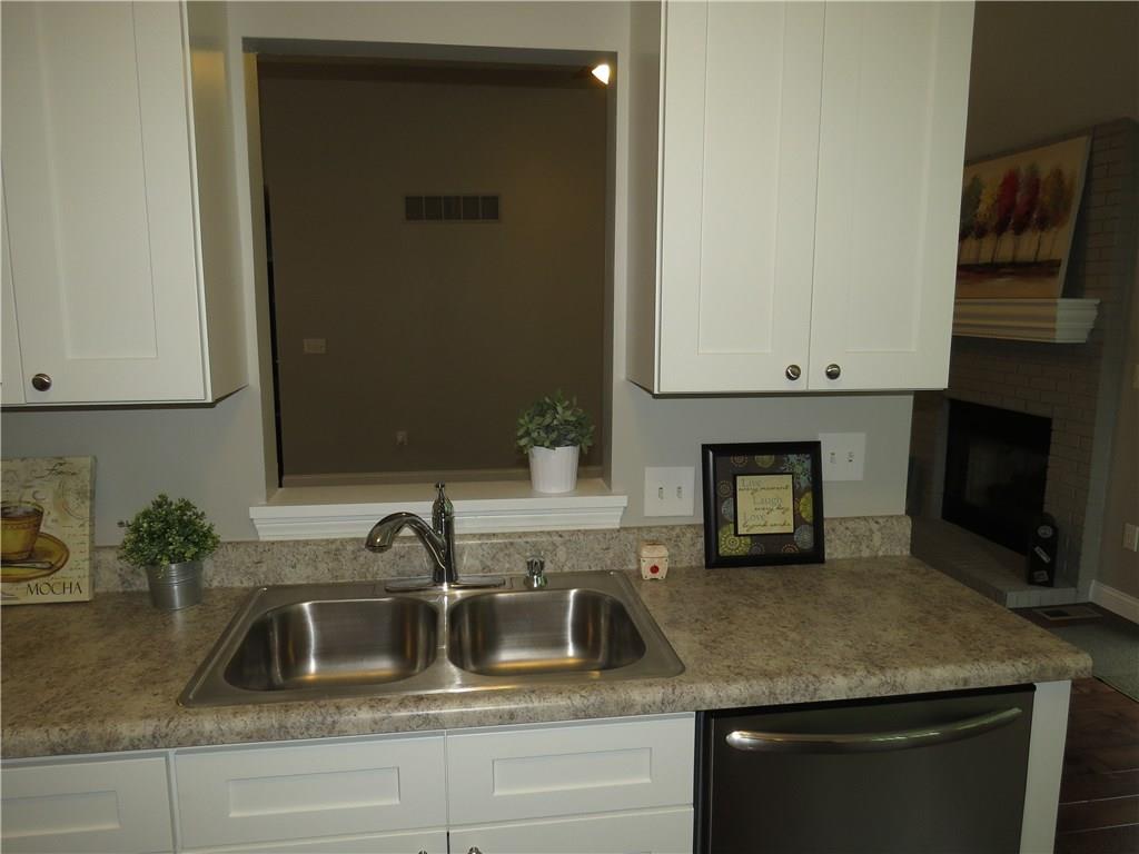 2958 Prairie Stream Way Columbus, IN 47203 - Photo 8 of 23 Gallery Image 8