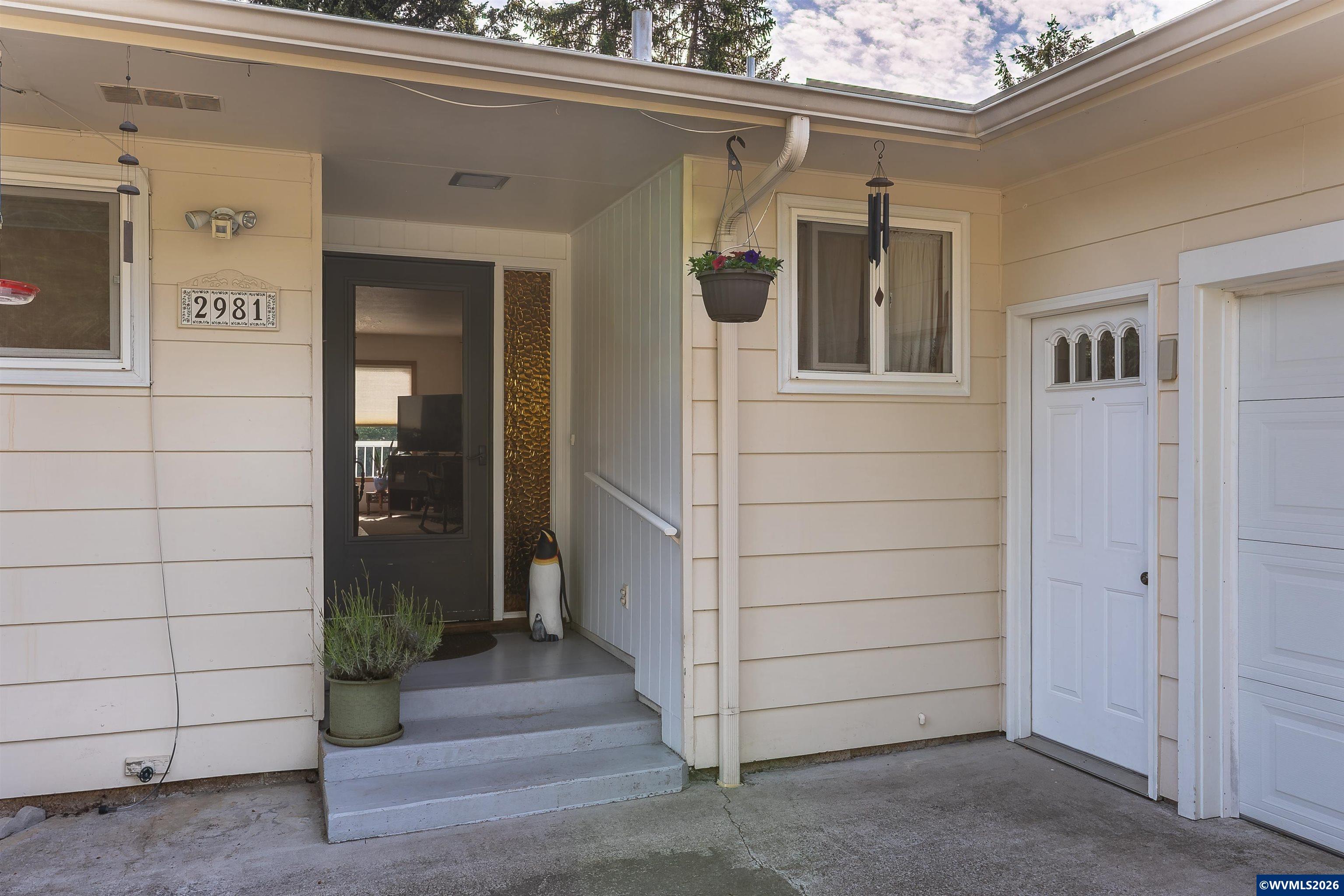 2981 Northwest Sunny Lane Albany, OR 97321 - Photo 4 of 40