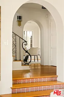 $3,695,000 | 3706 Effingham Place, Los Angeles, CA 90027