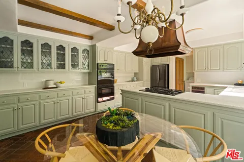 $3,695,000 | 3706 Effingham Place, Los Angeles, CA 90027