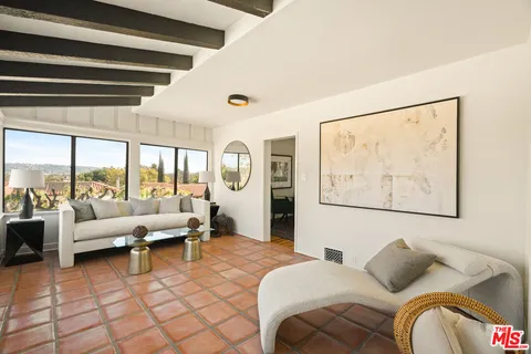 $3,695,000 | 3706 Effingham Place, Los Angeles, CA 90027