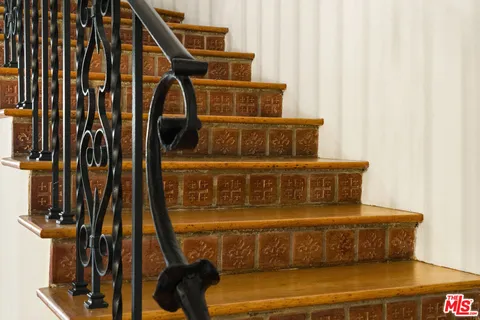 $3,695,000 | 3706 Effingham Place, Los Angeles, CA 90027