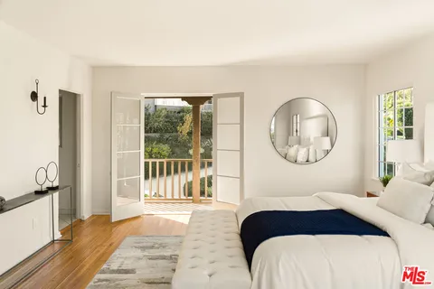 $3,695,000 | 3706 Effingham Place, Los Angeles, CA 90027