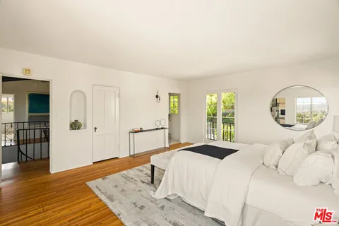 $3,695,000 | 3706 Effingham Place, Los Angeles, CA 90027