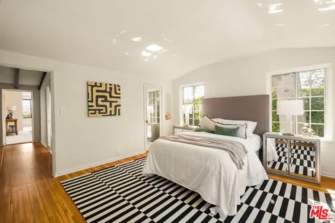 $3,695,000 | 3706 Effingham Place, Los Angeles, CA 90027