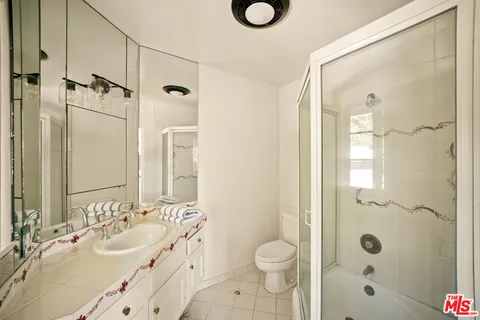 $3,695,000 | 3706 Effingham Place, Los Angeles, CA 90027