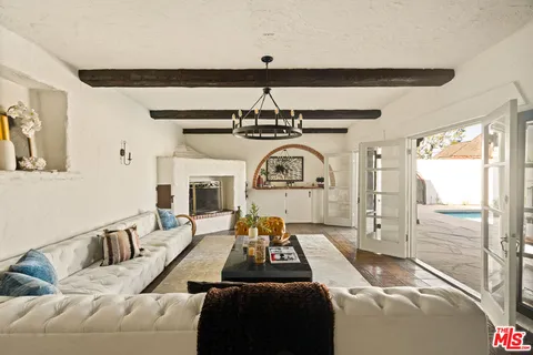 $3,695,000 | 3706 Effingham Place, Los Angeles, CA 90027