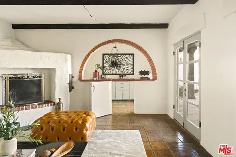 $3,695,000 | 3706 Effingham Place, Los Angeles, CA 90027