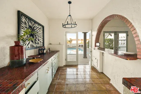 $3,695,000 | 3706 Effingham Place, Los Angeles, CA 90027