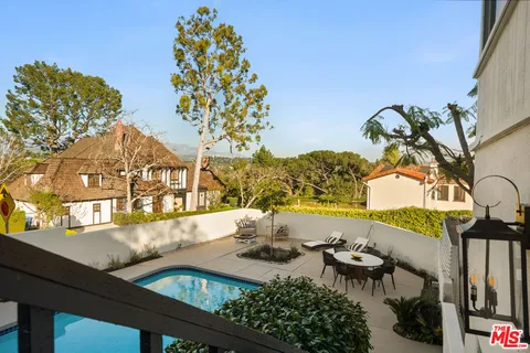 $3,695,000 | 3706 Effingham Place, Los Angeles, CA 90027