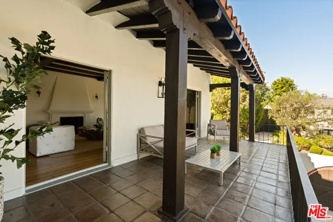 $3,695,000 | 3706 Effingham Place, Los Angeles, CA 90027