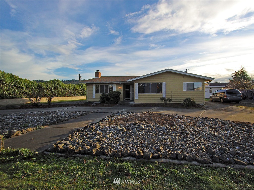 175 West Prairie Street Sequim, WA 98382 - Photo 2 of 25 Gallery Image 2