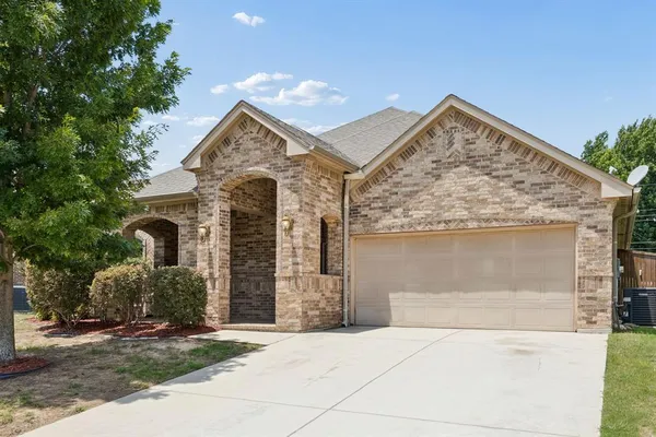 $360,000 | 425 Corriente Trail, Azle, TX 76020