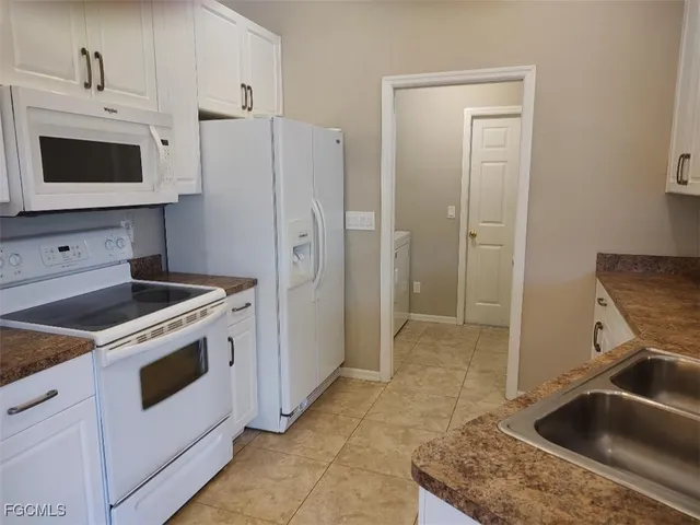 $2,000 | 1034 Southeast 5th Place, Cape Coral, FL 33990