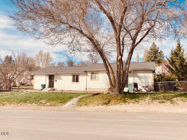 925 Fulton Street Klamath Falls, OR 97601 - Photo 1 of 32