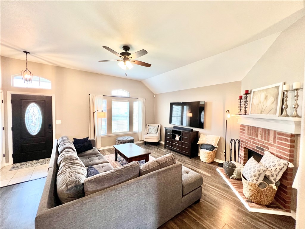 1111 Cupertino Street Portland, TX 78374 - Photo 5 of 33