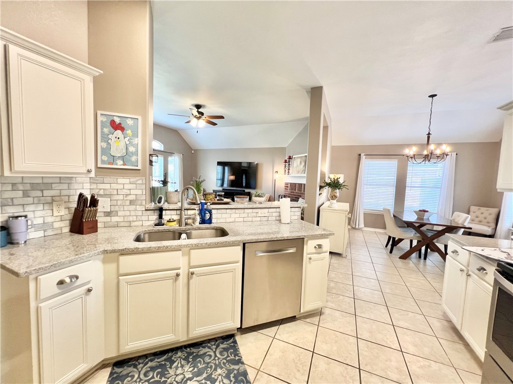 1111 Cupertino Street Portland, TX 78374 - Photo 9 of 33