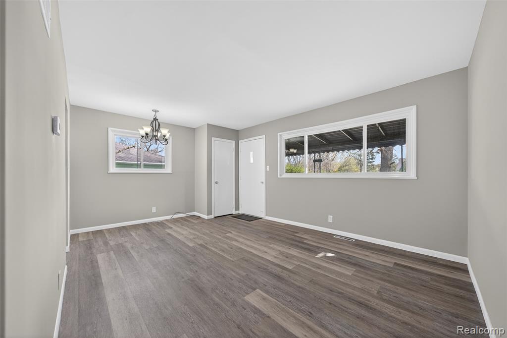 5357 Sashabaw Road Clarkston, MI 48346 - Photo 3 of 19